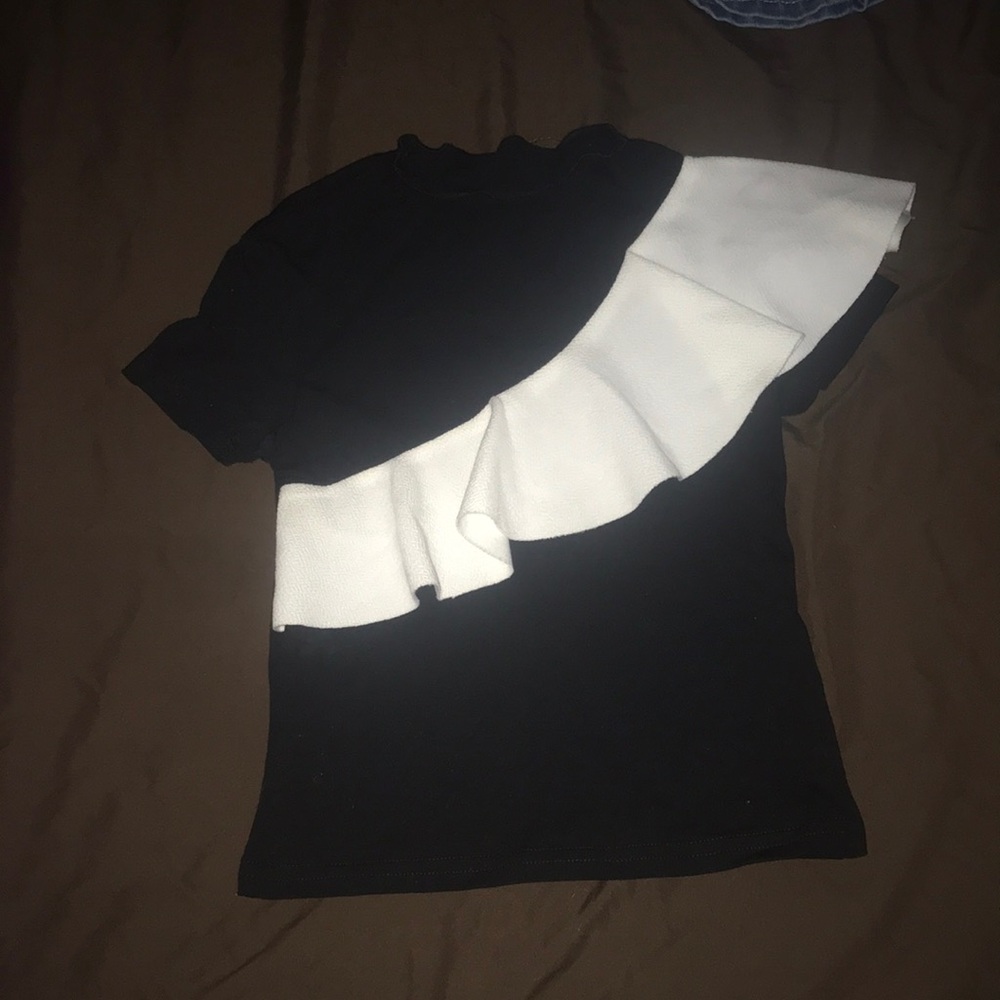 Little girl black and white ruffle top